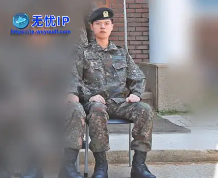 坚毅的眼神！《英雄联盟》冠军AD服兵役近照流出